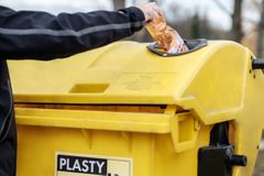 Šup s tím do žlutého kontejneru a mám zrecyklováno? Omyl, použije se jen polovina