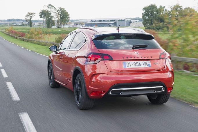 Podvozek DS4 Crossback je o 3 cm výše od země proti "silniční" verzi.