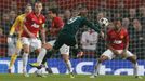 Fotbal, Liga mistrů: Manchester United - Real Madrid:  Luka Modrič (v zeleném) dává gól