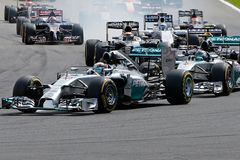 F1 ŽIVĚ: Rosberg ve Spa trefil Hamiltona, vyhrál Ricciardo