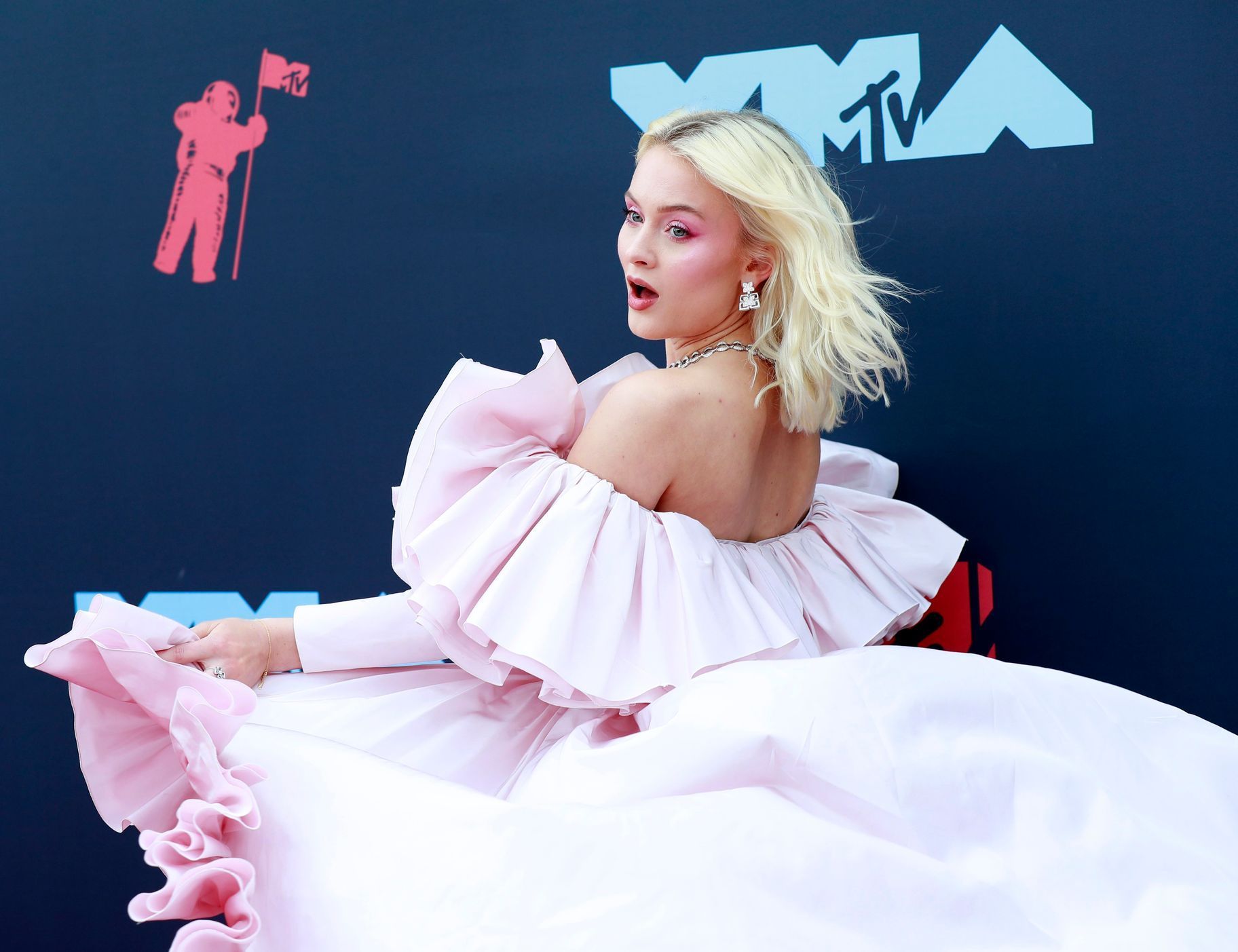 Zara Larsson, zpěvačka