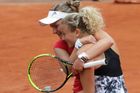Triumf. Krejčíková se Siniakovou smetly Japonky a slaví deblový titul na French Open