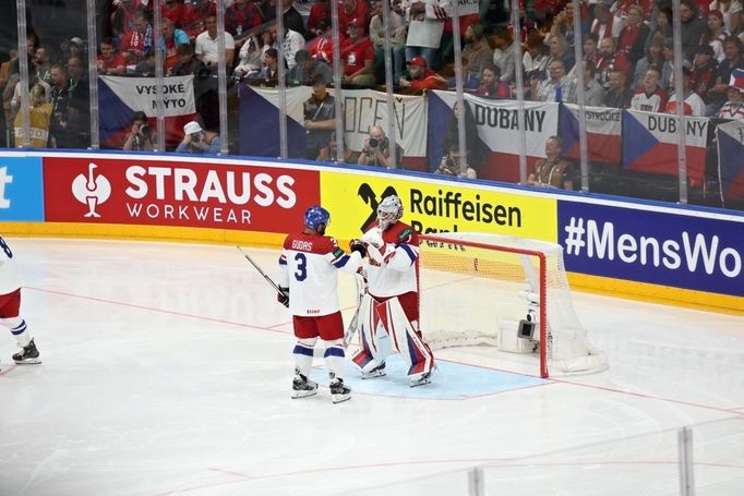 Radko Gudas a Lukáš Dostál před finále MS 2024 Česko - Švýcarsko