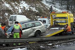 Na D1 se srazilo šest aut. Dálnice je zablokovaná