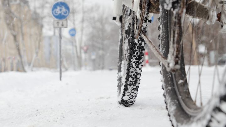 Po mrazivém pondělí se teploty v dalších dnech usadí kolem nuly, o víkendu se oteplí