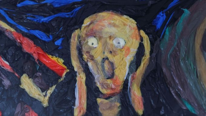 Brazilský umělec vytvořil z použitých sáčků i slavný obraz Edvarda Muncha, Výkřik.