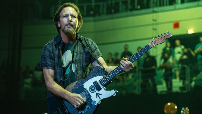 Eddie Vedder na posledním koncertu Pearl Jam v pražské O2 areně, 2018.