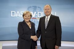 Předvolební boj v Německu se dramatizuje, díky duelu