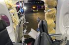 okno letadlo boeing 737-8 Alaska airlines
