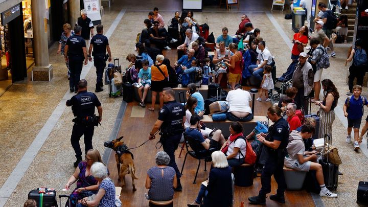 Letiště na francouzsko-švýcarském pomezí přerušilo provoz a evakuovalo cestující