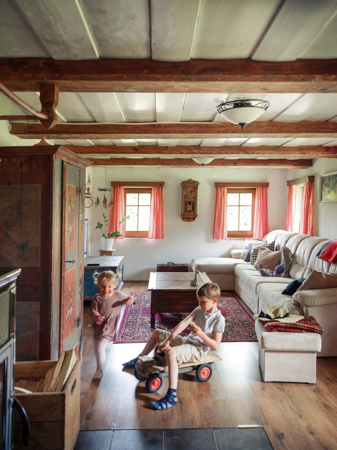 chalupa, domov, chata, rekonstrukce, drátky, řemeslo, rodina