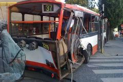 Inspekce: Nehodu MHD v Brně vysoká rychlost nezavinila