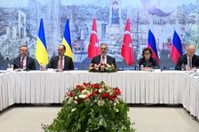 Jednání o míru: Rusové jsou úplně odtržení od reality, zní z Istanbulu