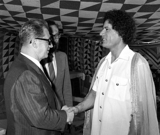 Muammar Kaddáfí a Lubomír Štrougal 1984