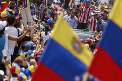 Volby ve Venezuele začal spor o návštěvu hrobu Cháveze