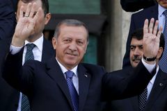 Erdogan žádá doživotí pro novináře, pošpinil podle něj vládu