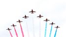 Akrobatický tým Red Arrows před startem VC Británie F1 2025
