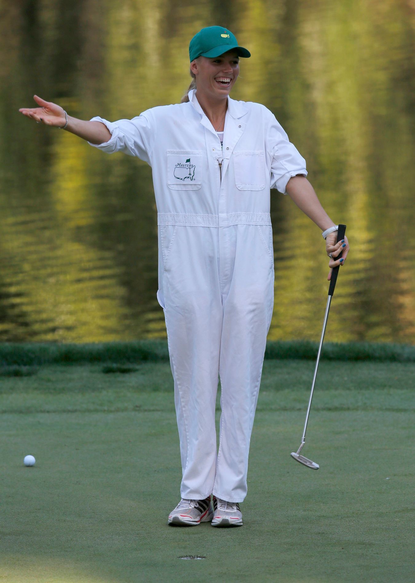 Caroline Wozniacká na greenech v Augustě