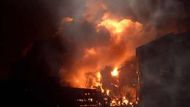 Svědci uvedli, že slyšeli až čtyři exploze během 30 minut.
