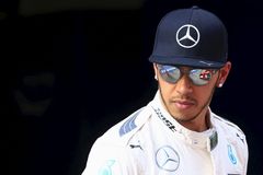 Hamilton vyhrál potřetí za sebou kvalifikaci v Číně