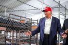 Alcatraz pod dohledem aligátorů. Trump otevírá detenční pevnost ve floridské bažině