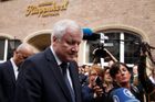 Německý ministr vnitra Horst Seehofer nabídl rezignaci