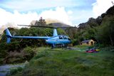 Vávra Hradilek se společně s kamarády přesouval na Novém Zélandu helikoptérou, kterou dokonce pilotoval.