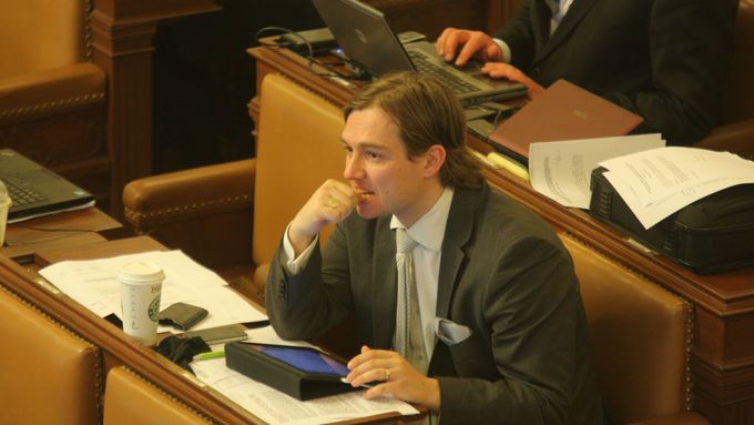 Poslanec VV Michal Babák ve sněmovně.
