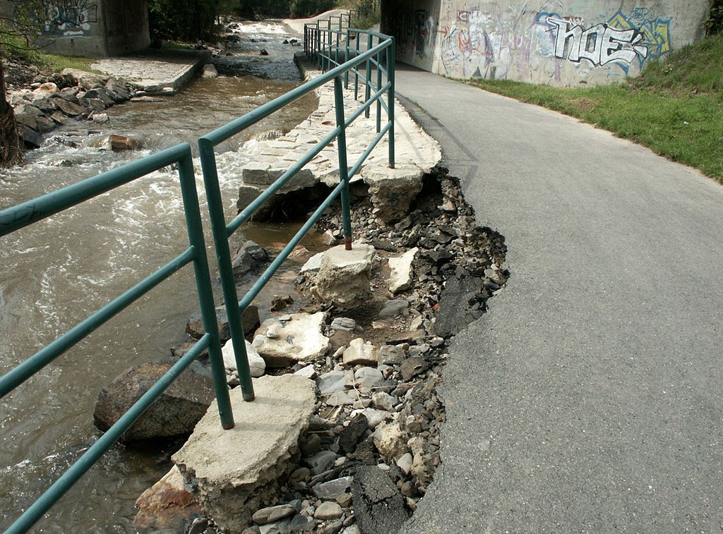 Foto: Povodně v roce 2002 v povodí Ohře a Labe / Chomutovka
