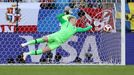 Jordan Pickford  v zápase Švédsko - Anglie na MS 2018