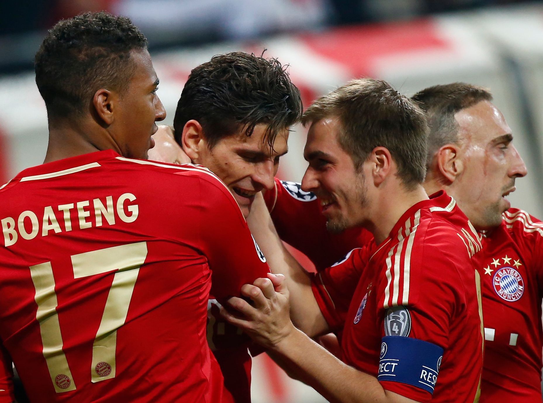 LM, Bayern - Barcelona: Gomez, gól na 2:0; Boateng, Ribéry