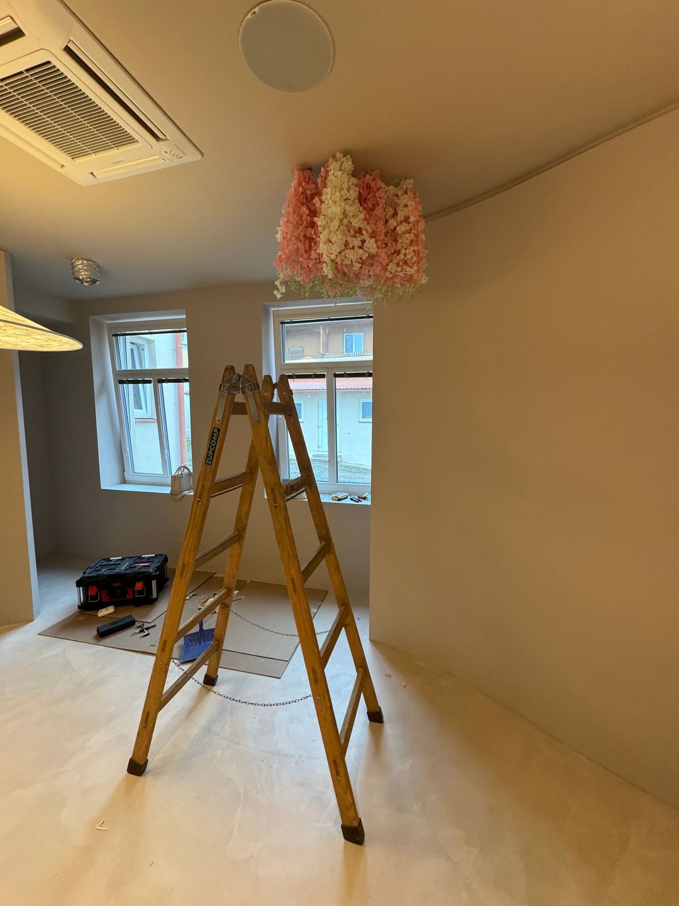 Sakura, kavárna, feng šuej, interiér, architektura, design