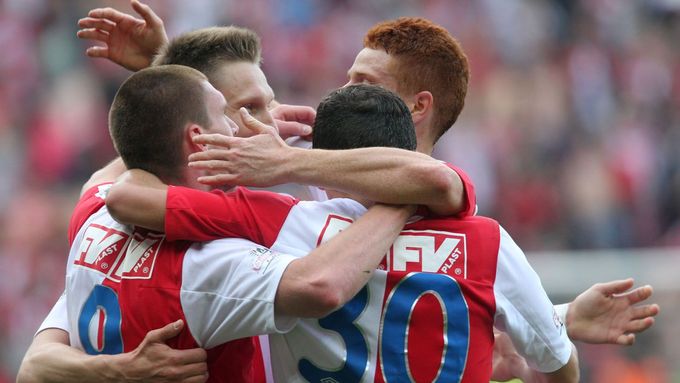 Slavia výhrou nad Znojmem odvrátila hrozící půlminutovou pokutu.