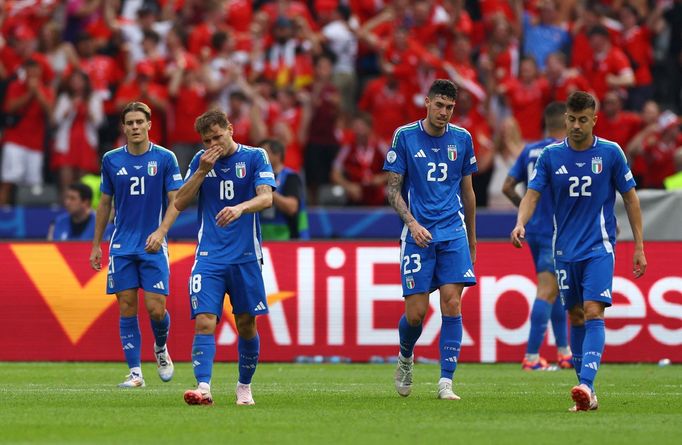 Soccer Football - Euro 2024 - Round of 16 - Switzerland v Italy - Berlin Olympiastadion, Berlin, Germany - June 29, 2024  Italy's Nicolo Fagioli, Nicolo Barella, Alessand