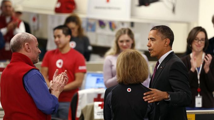 Krizový manažer Obama v americké centrále Červeného kříže