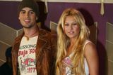 Na tomto snímku je Anna se svým dlouholetým partnerem zpěvákem Enrique Iglesiasem. Fotka je to přímo archivní. Je z New Yorku z udělování cen MTV v dubnu 2002.
