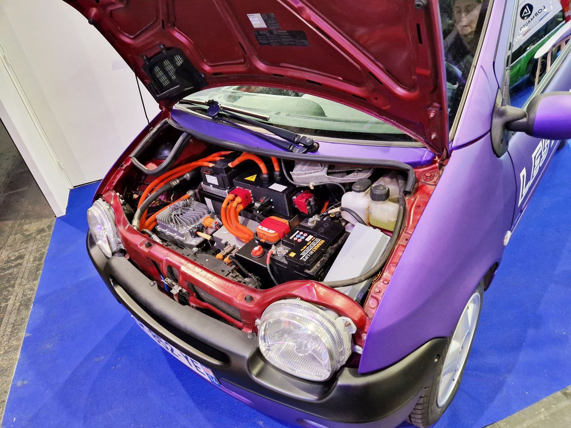 historická a filmová auta autosalon Paříž
