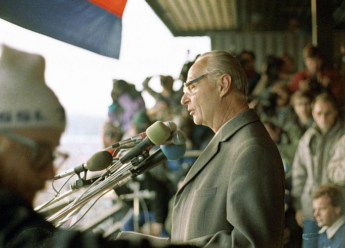 Projev na Letné 26. listopadu. Sametová revoluce 1989. Fotografie ze života Alexandra Dubčeka