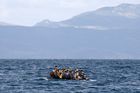 U řeckého ostrova Samos se utopilo šest uprchlíků, dalších deset lidí z lodi se pohřešuje