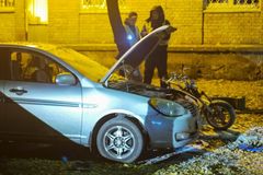 V autě ukrajinského poslance vybuchla bomba, zemřeli dva lidé. Terorismus, tvrdí Kyjev