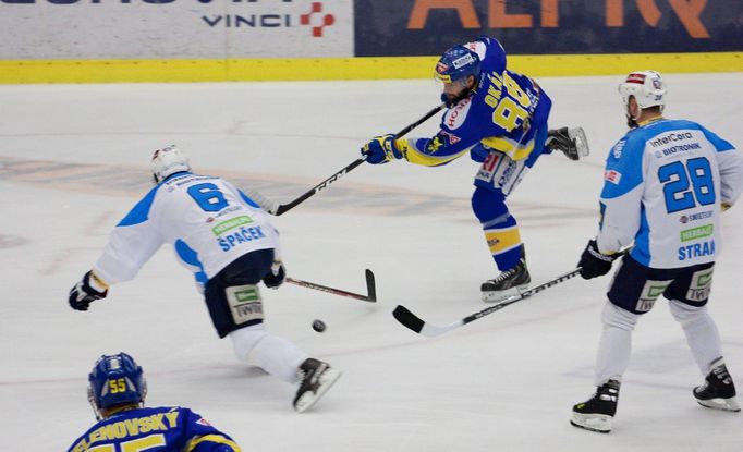 Hokej, Zlín - Plzeň: Zdeněk Okál - Jaroslav Špaček (6) a  Martin Straka (28)
Hokej, Zlín - Plzeň: Okál - Špaček (6) a  Straka (28)