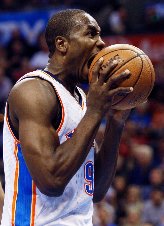 Křídlo Oklahoma City Thunder Serge Ibaka