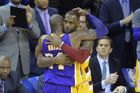 LeBronův Cleveland porazil při Bryantově loučení Lakers