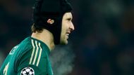 Petr Čech versus Thibaut Courtois? Podle Viktora Koláře, agenta českého gólmana Chelsea, navzdory mediálním spekulacím mladý Belgičan fakticky neohrožuje. "Pokud bude Petr stabilně podávat výkony na současné úrovni a pokud sám bude chtít v brance Chelsea stát, pak je jeho pozice neotřesitelná," míní Kolář.