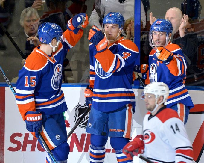 NHL: Carolina Hurricanes proti Edmonton Oilers (Taylor Hall)