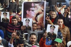 Egypt má silného vůdce. Smrt Sadata je ale varováním