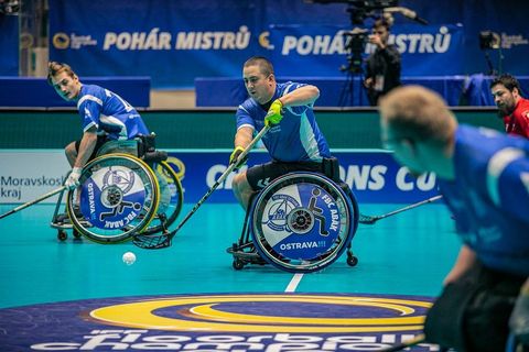 Florbal na vozíku mi otevřel obzory ve vztahu k handicapovaným lidem, říká Zuchnický
