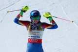 Suverénně vyhrála americká favoritka Mikaela Shiffrinová, která získala třetí světové zlato ve slalomu za sebou.