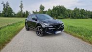 Základ auta je stejný jako u Jeepu Avenger nebo Fiatu 600, ovšem změna designu dělá divy a příbuznost by hledal jen málokdo.