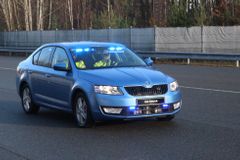 Překročení povolené rychlosti není příčinou nehod. Policie má řešit nebezpečné chování, říká expert